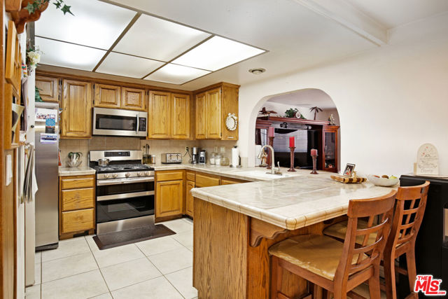 23030 Frigate Avenue, Carson CA: https://media.crmls.org/mediaz/9421cccc-f7bf-451b-bd97-980b4730b2b5.jpg