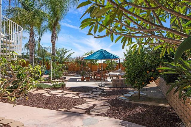 595 S Hidden Trails Road, Escondido CA: https://media.crmls.org/mediaz/94220c14-31e6-46f6-862b-d5582539f424.jpg