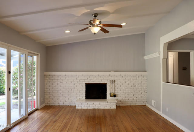 Detail Gallery Image 2 of 9 For 911 Wiladonda Dr, La Canada Flintridge,  CA 91011 - 3 Beds | 2 Baths