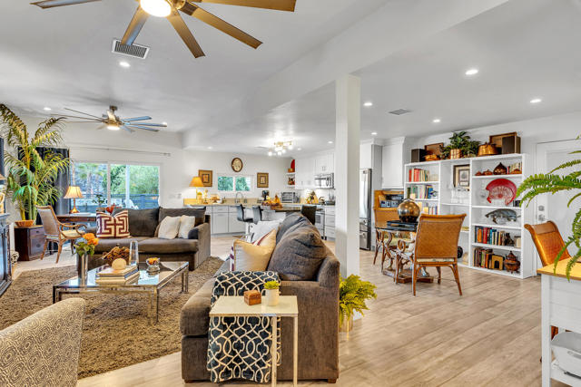 527 Jade Lane, Palm Springs CA: https://media.crmls.org/mediaz/94229f95-eed1-4716-92b0-af682ef67b49.jpg