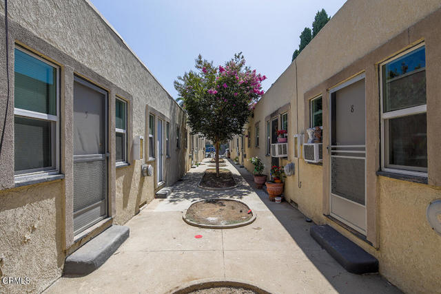 1913 E Broadway, Long Beach CA: https://media.crmls.org/mediaz/9422a6fc-ec19-484f-b69b-32f8e9b79338.jpg