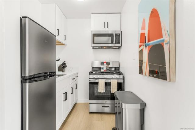 1817 19 Sunset Cliffs Blvd, San Diego CA: https://media.crmls.org/mediaz/9424e5d5-0183-42b7-b9c8-62324a401b01.jpg