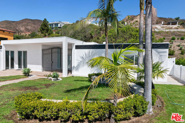 Drew Fenton | 18073 Sandy Cape Drive Pacific Palisades CA | MLS: 7432418