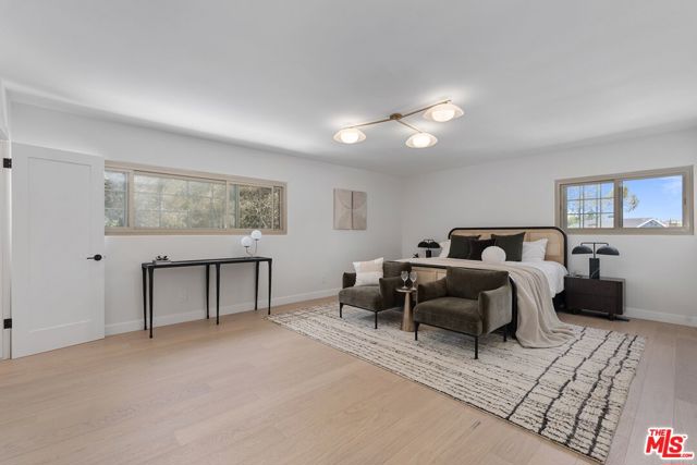 7248 W 88th Place, Los Angeles CA: https://media.crmls.org/mediaz/94252497-741a-4148-9773-686d688b6557.jpg