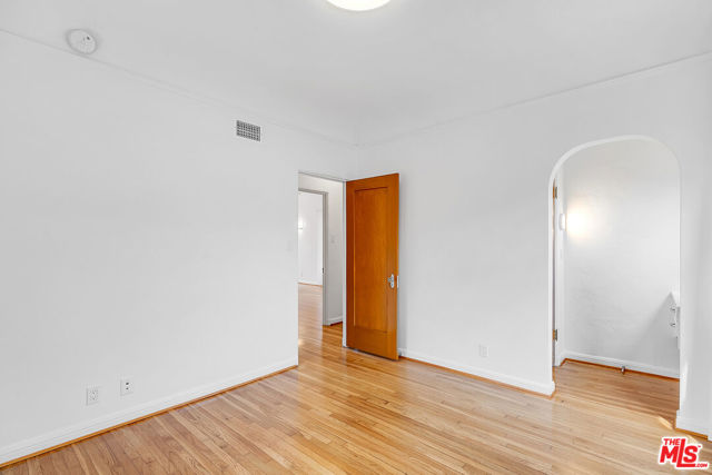 1557 S Genesee Avenue, Los Angeles CA: https://media.crmls.org/mediaz/9425370f-957e-48b8-b216-2f4832377e58.jpg