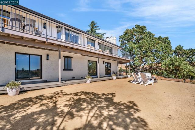 5505 Old School Rd, Pleasanton CA: https://media.crmls.org/mediaz/942579d2-8e3c-4b71-987e-21bfd54b8db3.jpg