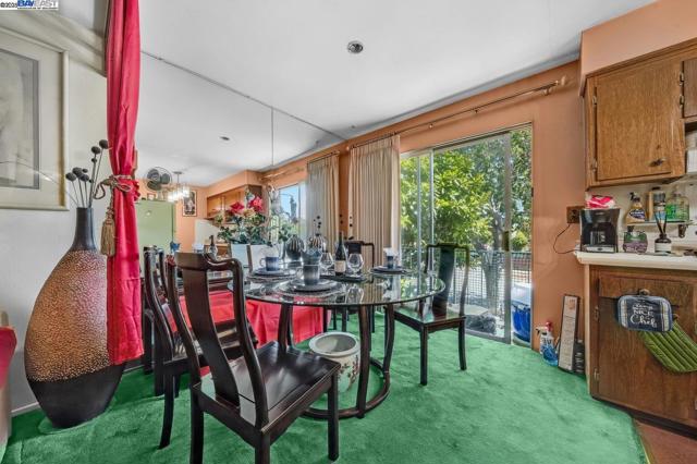 1738 7Th St, Berkeley CA: https://media.crmls.org/mediaz/94258897-bc1d-465e-b4e9-0f0197f4829d.jpg