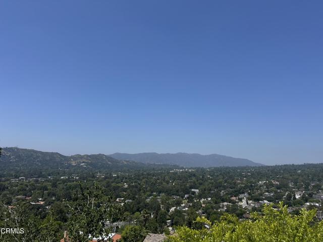 320 Starlane Drive, La Canada Flintridge CA: https://media.crmls.org/mediaz/9426218c-76ec-4f19-8049-ff6c4ea343bb.jpg