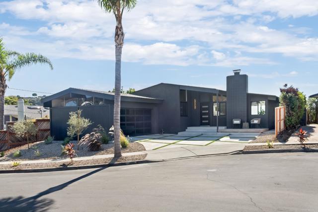 Detail Gallery Image 5 of 47 For 4821 Viane Way, San Diego,  CA 92110 - 4 Beds | 2 Baths