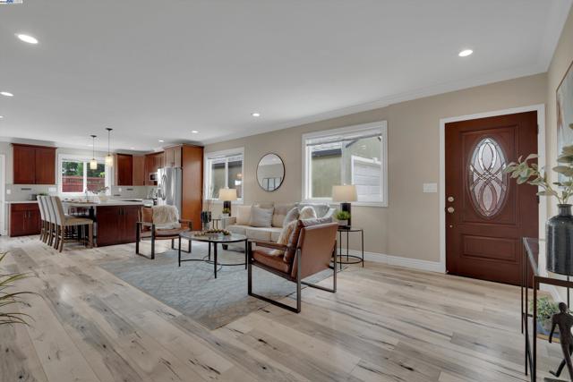4433 Fair Ave, Oakland CA: https://media.crmls.org/mediaz/94264df4-9e35-493d-b7b0-fd93de1a06b5.jpg
