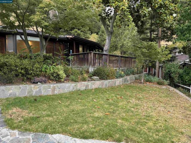 1139 Sierra Vista Way, Lafayette CA: https://media.crmls.org/mediaz/9426b01e-789b-45c0-aadf-4411ed905097.jpg