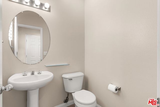 15804 Crest Lane, Gardena CA: https://media.crmls.org/mediaz/9426cb51-7b3d-4d66-99a6-b7373653d1be.jpg