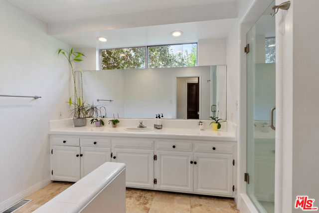 4713 Bedel Street, Woodland Hills CA: https://media.crmls.org/mediaz/9426f2aa-cbc7-46c8-b71f-c9d8e425e61a.jpg