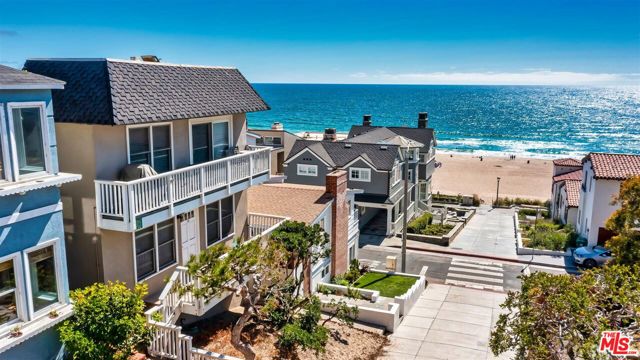 116 35th Street, Manhattan Beach, California 90266, 6 Bedrooms Bedrooms, ,5 BathroomsBathrooms,Residential,Sold,35th,22176385