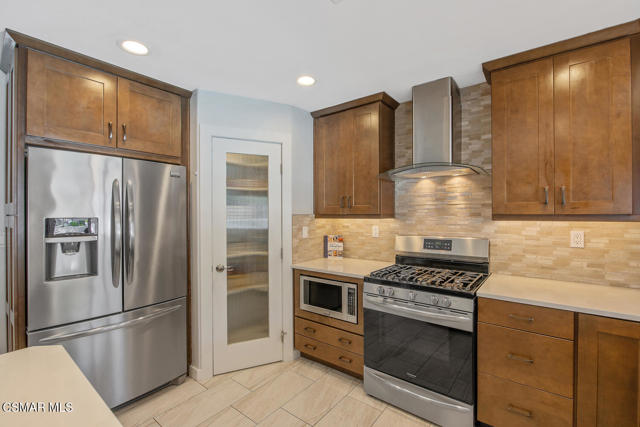 1233 Calle Olmo, Thousand Oaks CA: https://media.crmls.org/mediaz/9428265b-38e1-4442-bbc6-5831ba425218.jpg