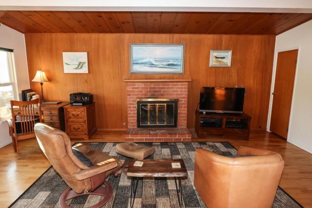108 Santa Cruz Avenue, Aptos CA: https://media.crmls.org/mediaz/942862db-83e1-425f-b63c-86fef76bb526.jpg