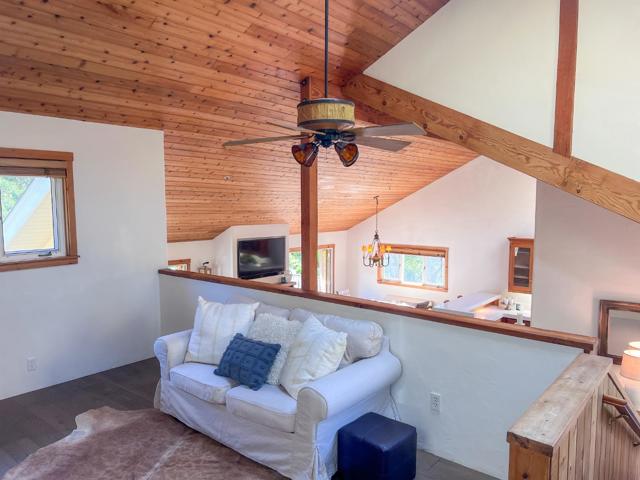 442 Corral De Tierra Road, Salinas CA: https://media.crmls.org/mediaz/94286a2f-4f4e-4acb-bab0-eb04edf18791.jpg