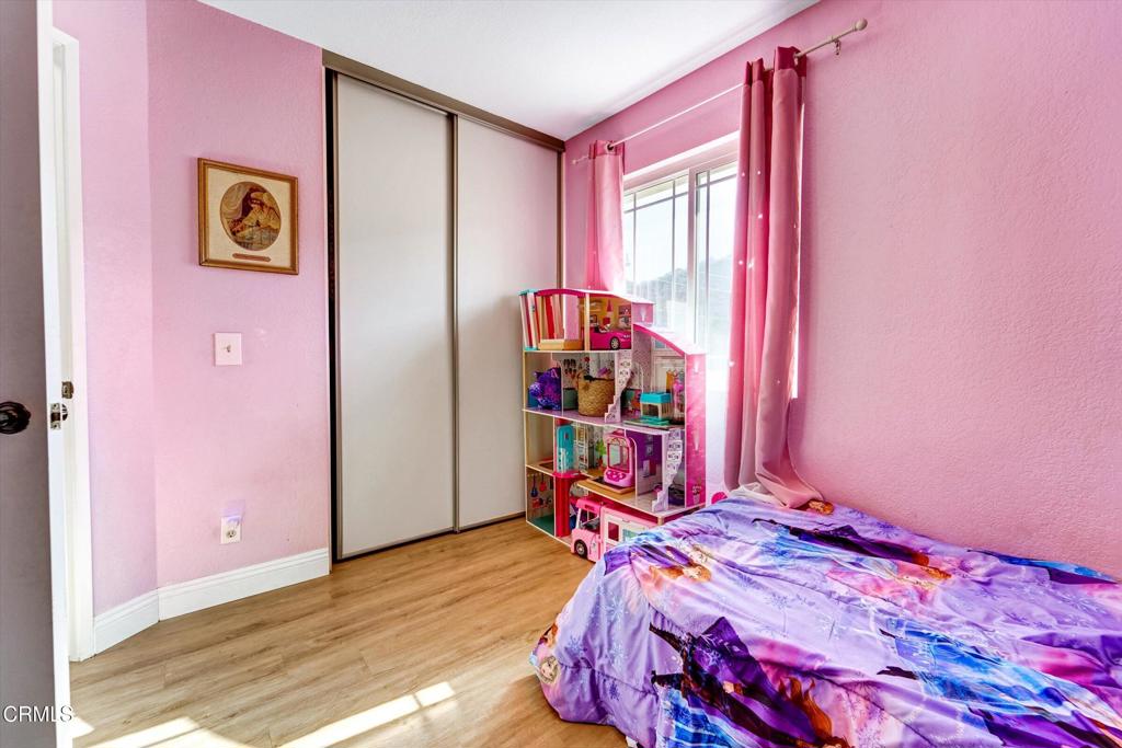 https://media.crmls.org/mediaz/94299e3d-dda3-43ef-9309-2f4842d4c5ef.jpg?preset=X-Large