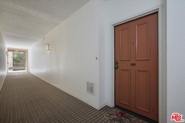 8675 Falmouth Avenue, Playa del Rey CA: https://media.crmls.org/mediaz/9429a488-d687-4b4a-8177-6daaeca6d28f.jpg