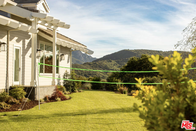 1697 W Potrero Road, Westlake Village CA: https://media.crmls.org/mediaz/9429a622-5611-42be-a1a7-91e11d63f12e.jpg