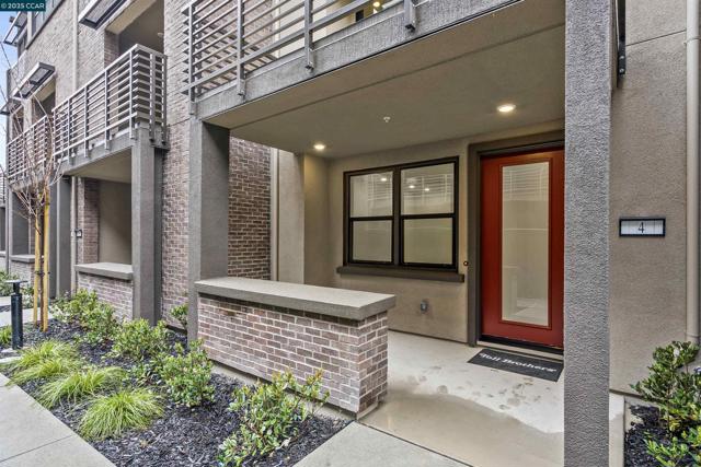 301 Stone Pine Terrace, Sunnyvale CA: https://media.crmls.org/mediaz/9429e65a-81ad-41d7-bbb2-a84a37d34524.jpg