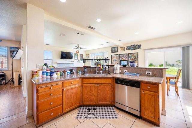 3645 Yacht Drive, Discovery Bay CA: https://media.crmls.org/mediaz/9429fe2c-81de-4dbf-b626-e4ee76ac6b84.jpg