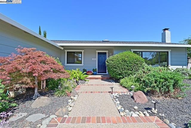 1492 Windsor Way, Livermore CA: https://media.crmls.org/mediaz/942a0f84-8e29-4176-a6af-74d91c66add5.jpg