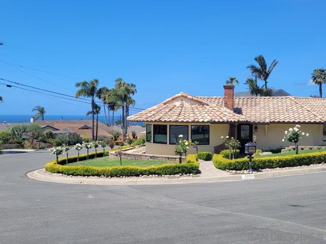 5602 Ladybird Lane, La Jolla CA: https://media.crmls.org/mediaz/942a3ce4-a122-4f08-87a7-7e5357033b9f.jpg