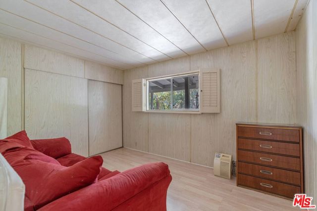 23777 Mulholland Highway, Calabasas CA: https://media.crmls.org/mediaz/942ae075-5fa9-4bb0-8e98-57bcb8af3631.jpg