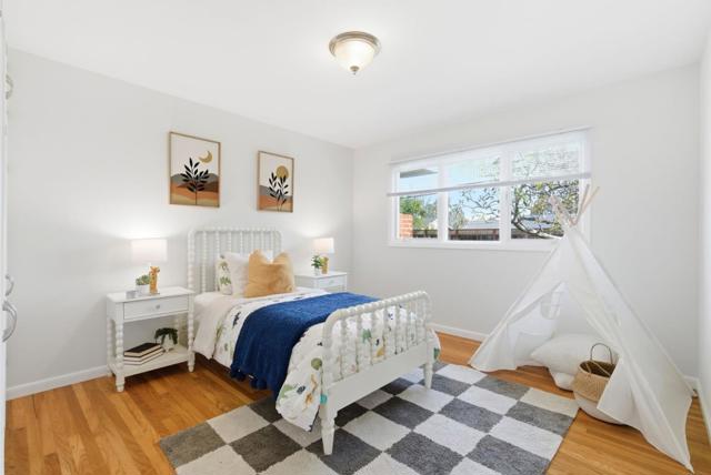 1747 Walnut Drive, Mountain View CA: https://media.crmls.org/mediaz/942b3644-cc47-42b5-b704-9a4e81e76771.jpg