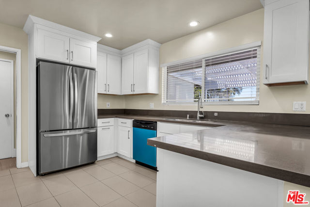 5137 Reynier Avenue, Los Angeles CA: https://media.crmls.org/mediaz/942c1c2e-daf5-49d7-9786-1d456fcb15df.jpg