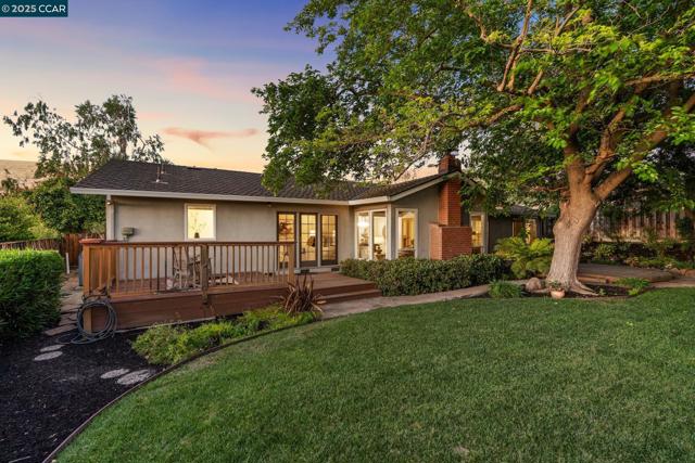 3662 Perada Dr, Walnut Creek CA: https://media.crmls.org/mediaz/942c57a9-b5b9-4ec5-8d58-29bc01f6833b.jpg