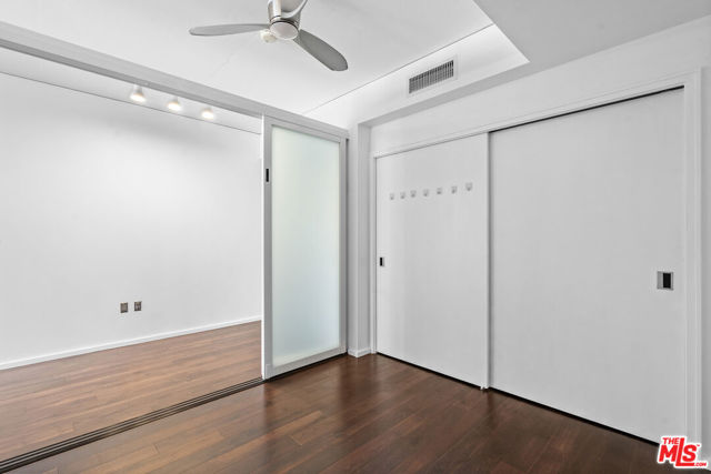 1155 S Grand Avenue, Los Angeles CA: https://media.crmls.org/mediaz/942d3842-6120-4f61-b171-2cba1af20b2f.jpg