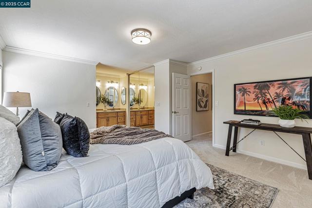 321 Chardonnay Cir, Clayton CA: https://media.crmls.org/mediaz/942e17a5-5a67-45dc-9a85-aed7cea350eb.jpg