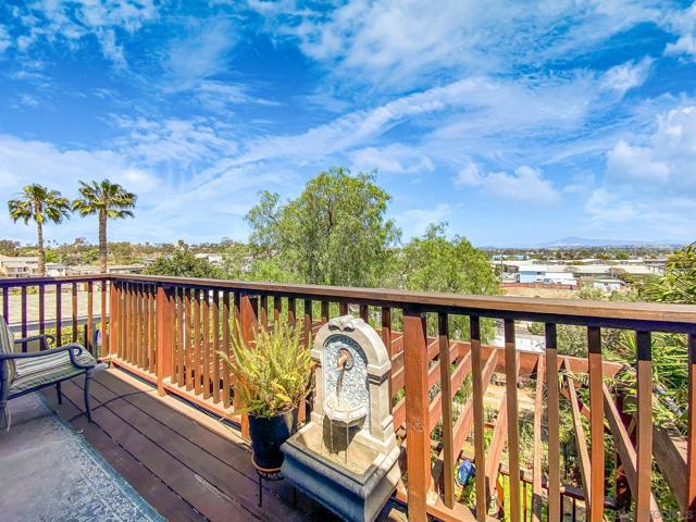 405 Langley St, San Diego CA: https://media.crmls.org/mediaz/942e242c-b979-4a9a-a7fe-eff5fe028e7b.jpg