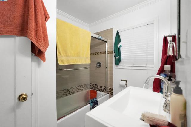 6133 Seminary Ave, Oakland CA: https://media.crmls.org/mediaz/942f0468-9704-4fc3-a300-a734abd2254b.jpg