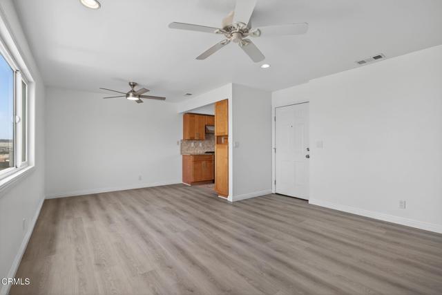 Detail Gallery Image 5 of 6 For 5507 Driftwood St, Oxnard,  CA 93035 - 2 Beds | 2 Baths