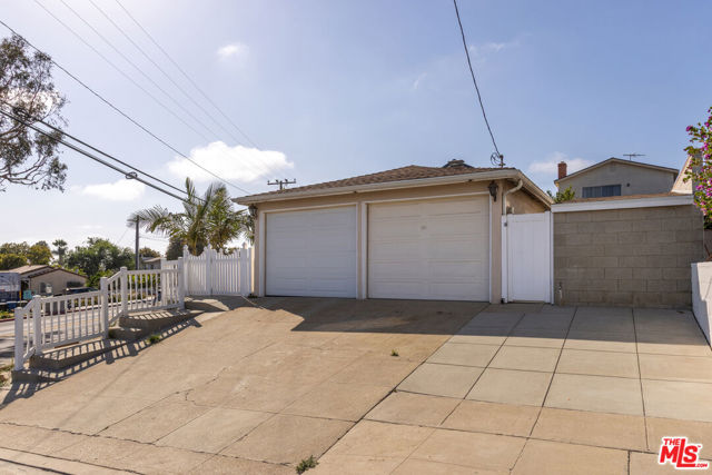1402 Prospect Avenue, Hermosa Beach, California 90254, 3 Bedrooms Bedrooms, 0 ,1 BathroomBathrooms,Residential,For Sale,Prospect,0,26838145