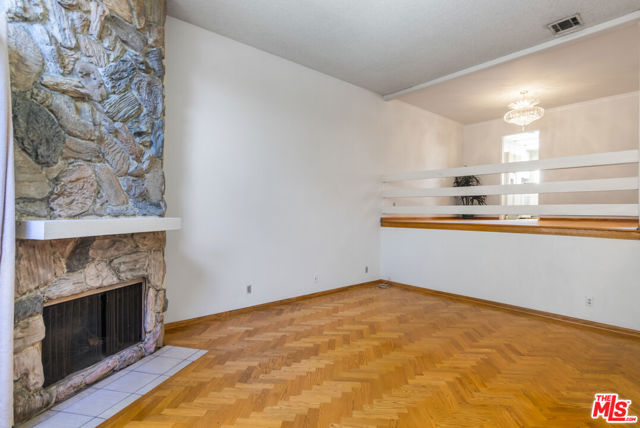 14311 Hartsook Street, Sherman Oaks CA: https://media.crmls.org/mediaz/9432737b-e3d3-4cb0-bae4-a0d6d743deb4.jpg