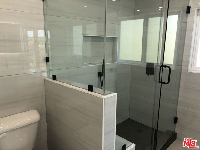 6900 Treasure Trail, Los Angeles CA: https://media.crmls.org/mediaz/9432a3ae-e298-439d-848e-7cfac9526ef5.jpg