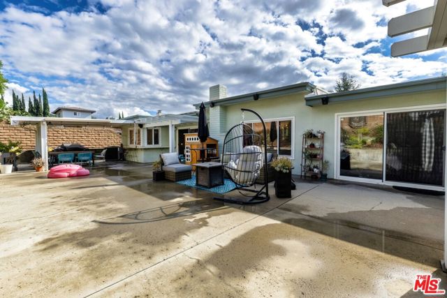 13735 Aldergrove Street, Sylmar CA: https://media.crmls.org/mediaz/9433231d-067b-46b9-9f95-9f3d342f587f.jpg