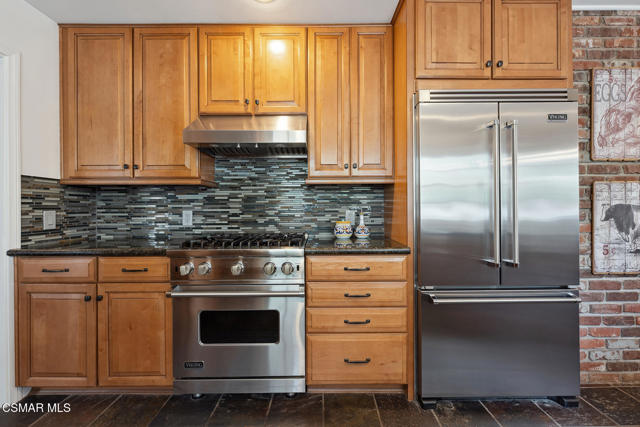 566 Rancho Road, Thousand Oaks CA: https://media.crmls.org/mediaz/94335982-8df9-4f93-b338-bd801e20e9df.jpg