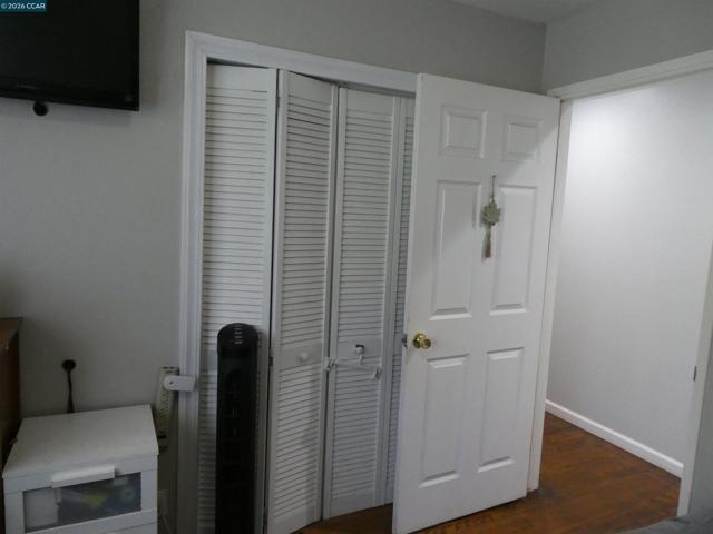 Image 16 of 43 For 2908 Sargent Ave