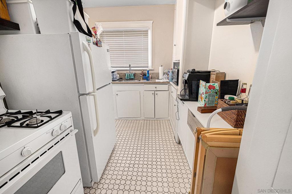3042 Broadway - photo 10