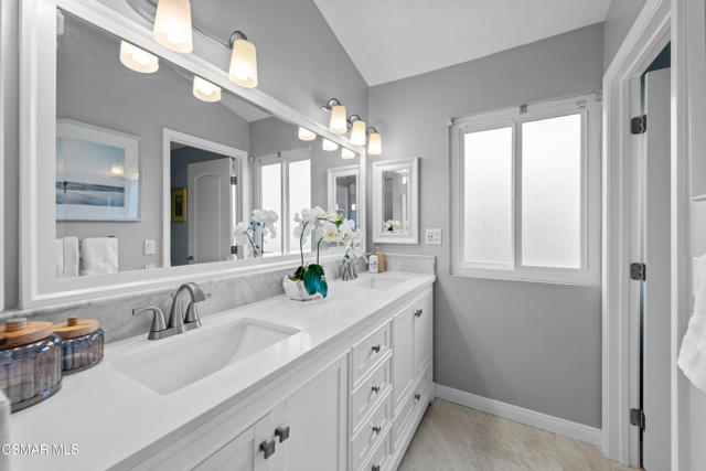 719 Westfield Court, Ventura CA: https://media.crmls.org/mediaz/9433f133-27d5-4d5f-a11e-a3449644f96f.jpg