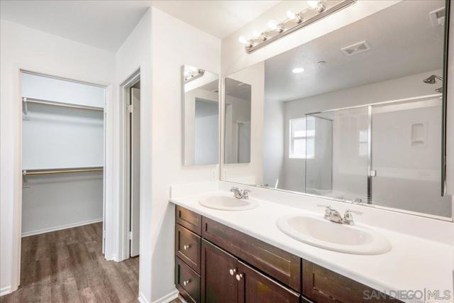 33129 Big Range Dr, Winchester CA: https://media.crmls.org/mediaz/94342a35-1118-4860-8cb3-59bae2fb6155.jpg