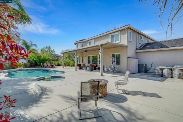2121 Bluffs Dr, Livermore CA: https://media.crmls.org/mediaz/9435038f-1867-4da0-b943-ee3b9440da55.jpg