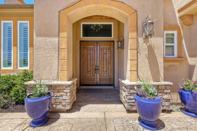 15068 Creek Hills Rd, El Cajon CA: https://media.crmls.org/mediaz/94366a57-96b4-428e-8d22-4c13e87ae7a8.jpg