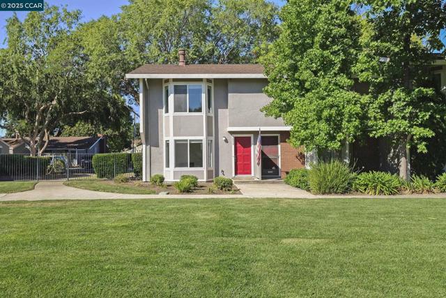 2830 Royal Ann Ln, Concord CA: https://media.crmls.org/mediaz/9436ad57-6876-452e-af24-6b8429d488f8.jpg