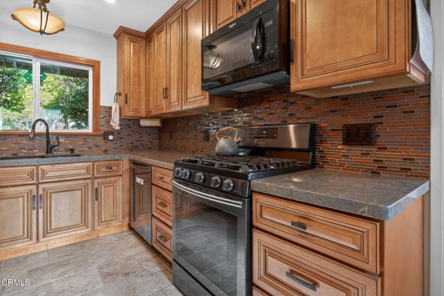 Detail Gallery Image 20 of 54 For 3146 Strathmore Dr, Ventura,  CA 93003 - 4 Beds | 2 Baths